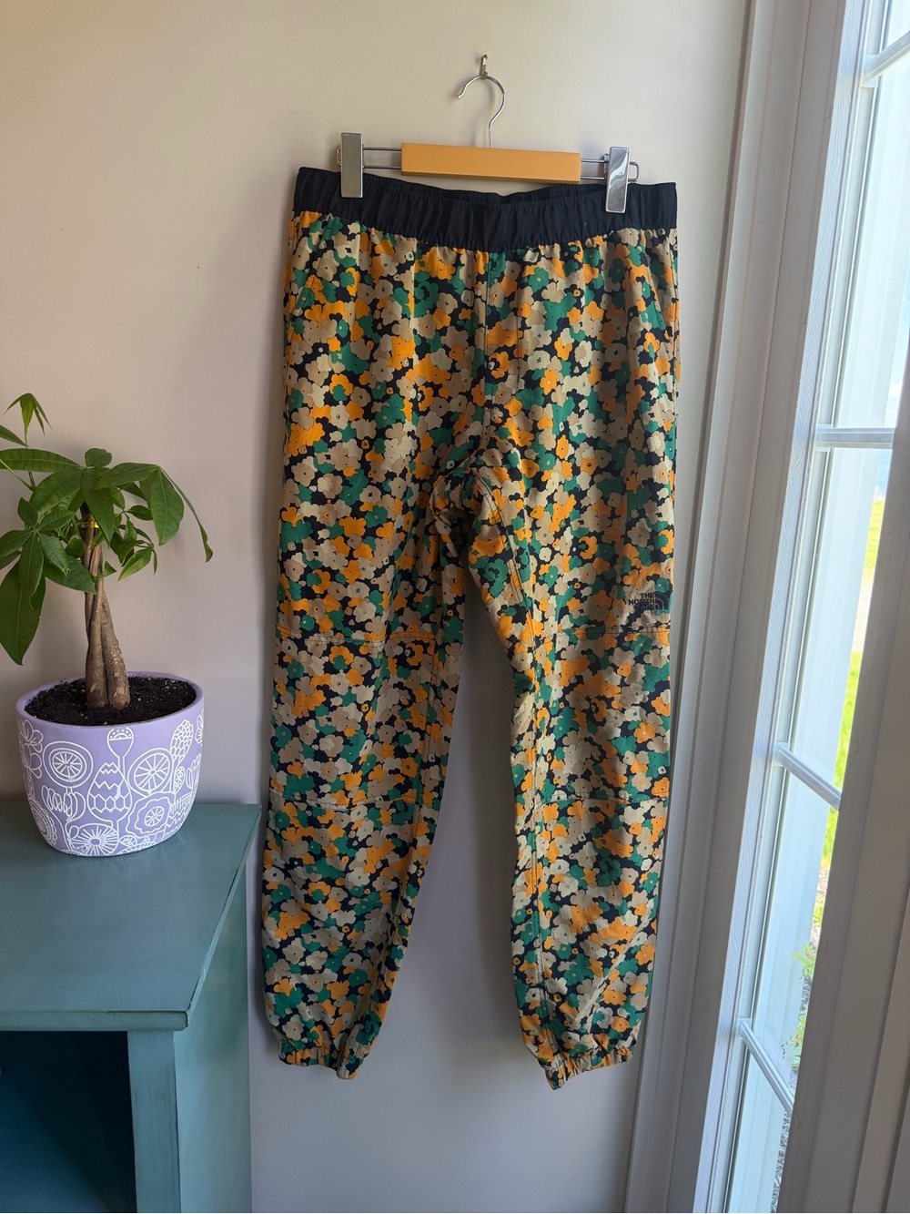 The North Face Floral Print Green Black Elastic Waist Pants